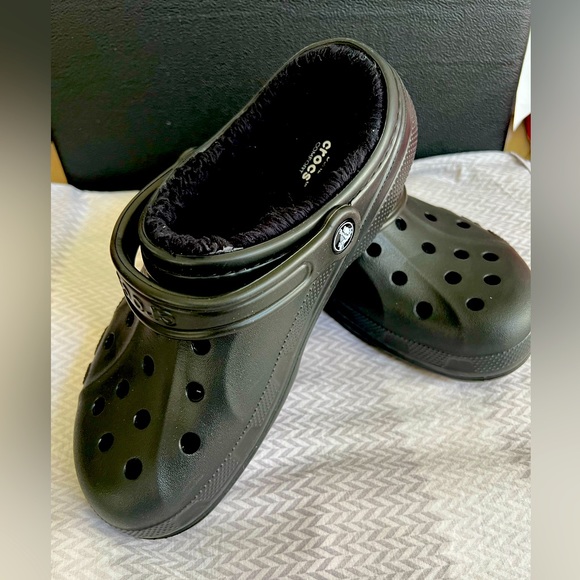 Fur-lined Crocs - Picture 2 of 3